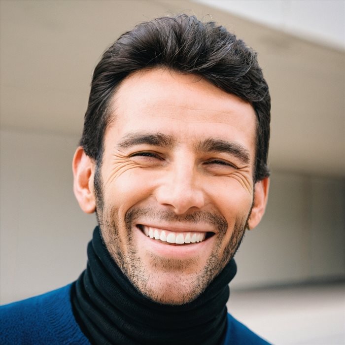 Élégance du Col Roulé Homme